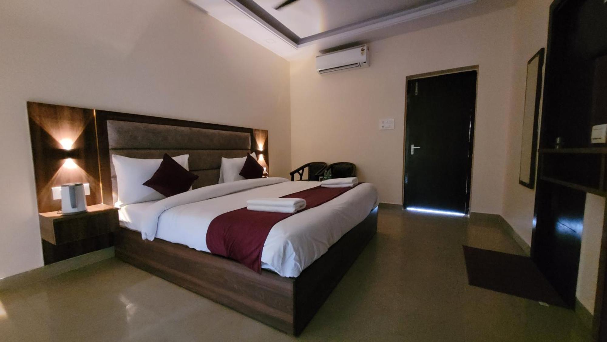 Hotel Keshav Nandan By The Shivaay Rishīkesh Exteriör bild