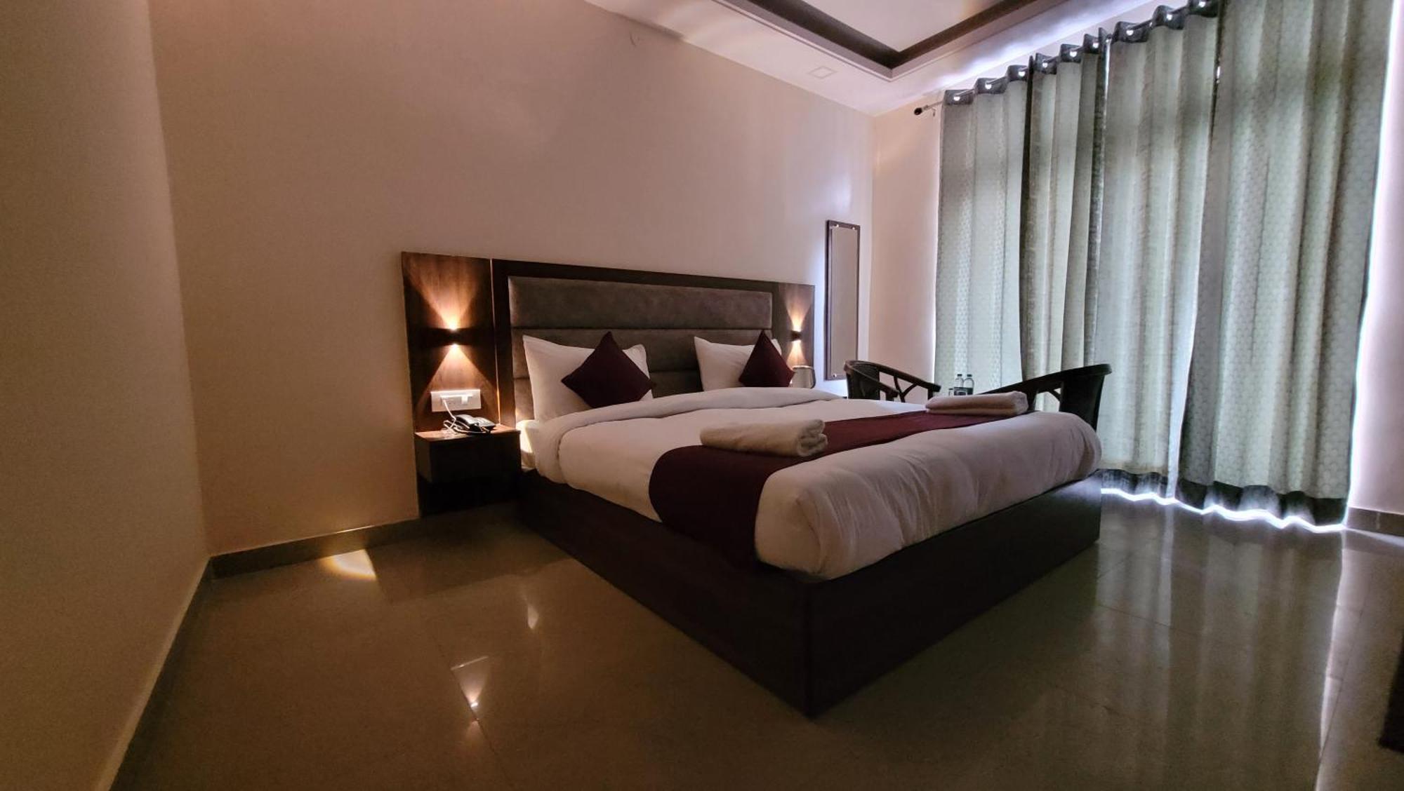 Hotel Keshav Nandan By The Shivaay Rishīkesh Exteriör bild