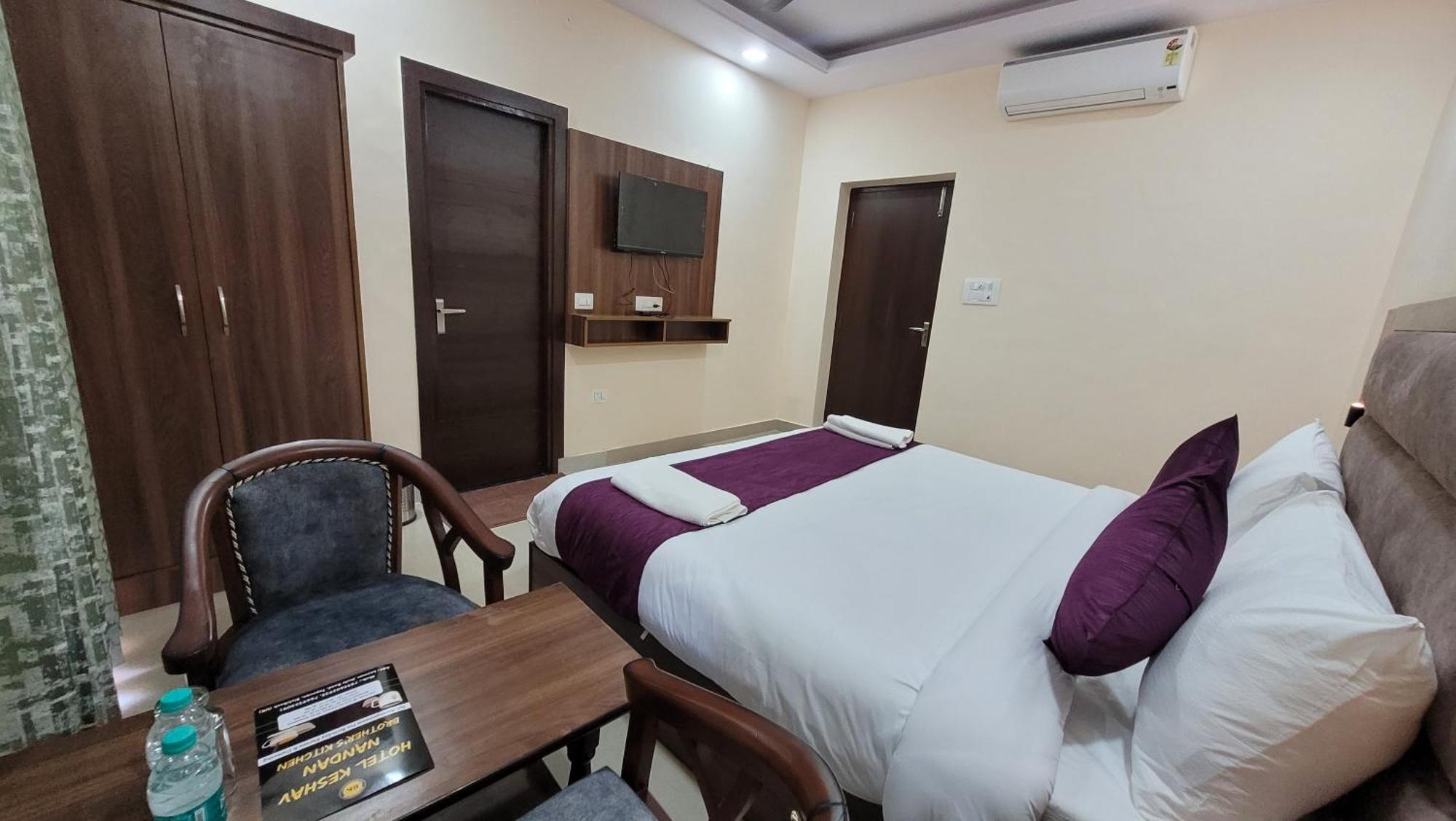Hotel Keshav Nandan By The Shivaay Rishīkesh Exteriör bild